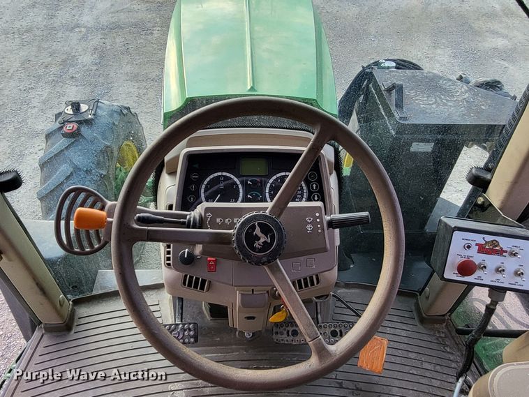 image for item LR9087 2016 John Deere 6115M  MFWD tractor