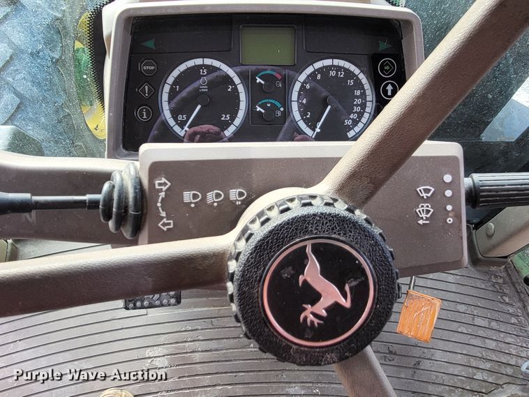 image for item LR9087 2016 John Deere 6115M  MFWD tractor