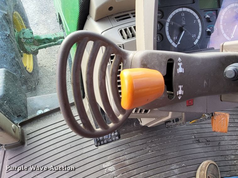 image for item LR9087 2016 John Deere 6115M  MFWD tractor