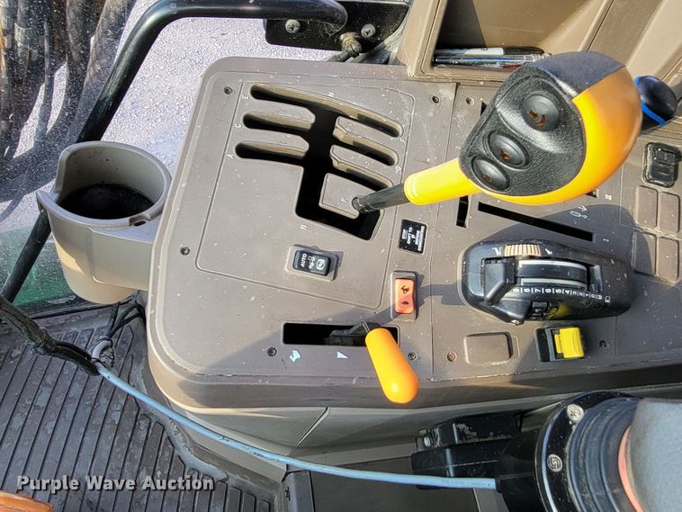 image for item LR9087 2016 John Deere 6115M  MFWD tractor