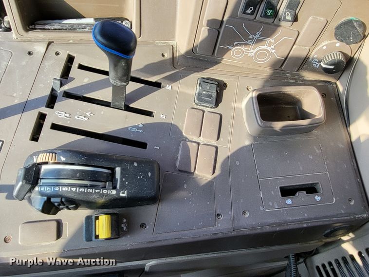 image for item LR9087 2016 John Deere 6115M  MFWD tractor