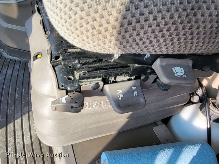 image for item LR9087 2016 John Deere 6115M  MFWD tractor