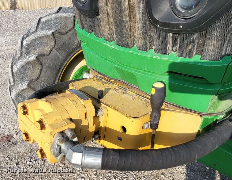 image for item LR9087 2016 John Deere 6115M  MFWD tractor