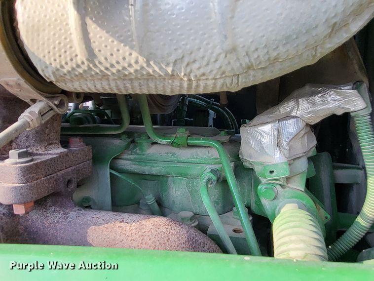 image for item LR9087 2016 John Deere 6115M  MFWD tractor