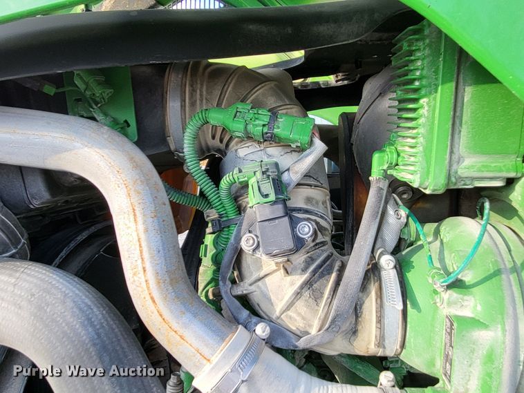 image for item LR9087 2016 John Deere 6115M  MFWD tractor