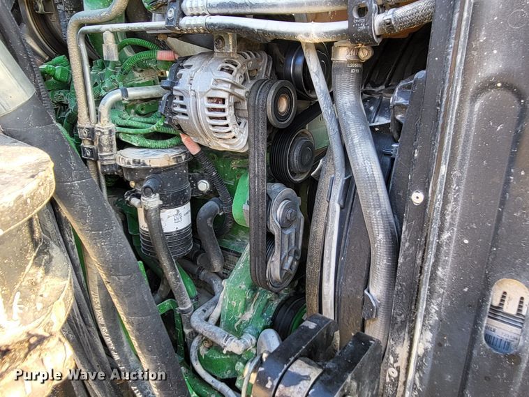 image for item LR9087 2016 John Deere 6115M  MFWD tractor