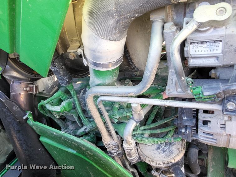 image for item LR9087 2016 John Deere 6115M  MFWD tractor