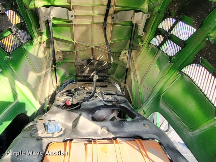 image for item LR9087 2016 John Deere 6115M  MFWD tractor