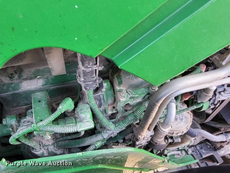 image for item LR9087 2016 John Deere 6115M  MFWD tractor