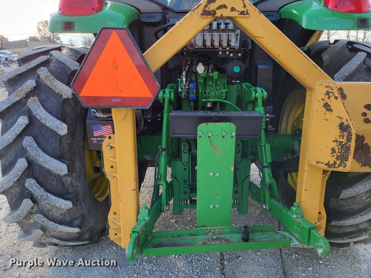 image for item LR9087 2016 John Deere 6115M  MFWD tractor