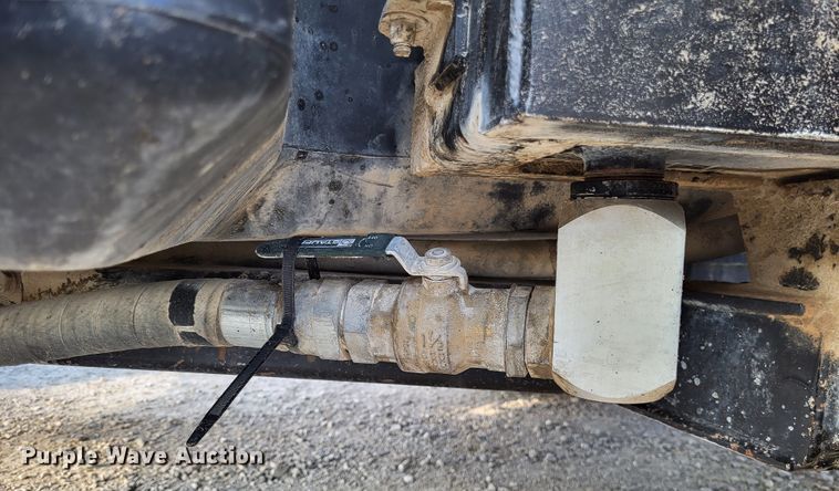 image for item LR9087 2016 John Deere 6115M  MFWD tractor