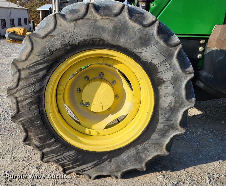 image for item LR9087 2016 John Deere 6115M  MFWD tractor