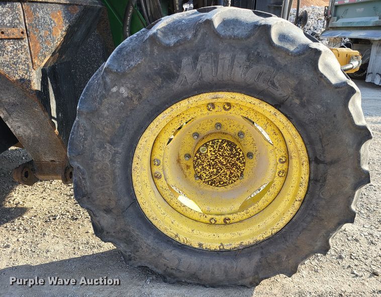 image for item LR9087 2016 John Deere 6115M  MFWD tractor