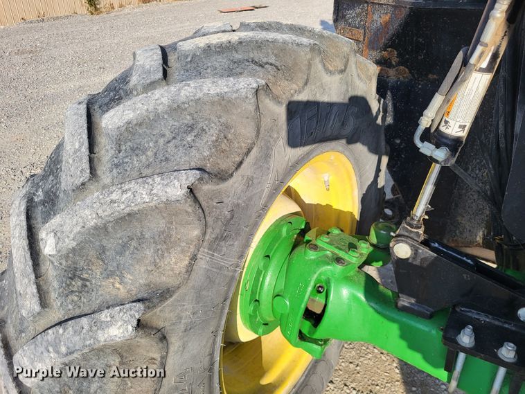 image for item LR9087 2016 John Deere 6115M  MFWD tractor