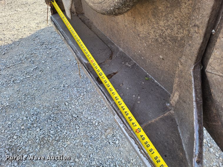 image for item LR9087 2016 John Deere 6115M  MFWD tractor