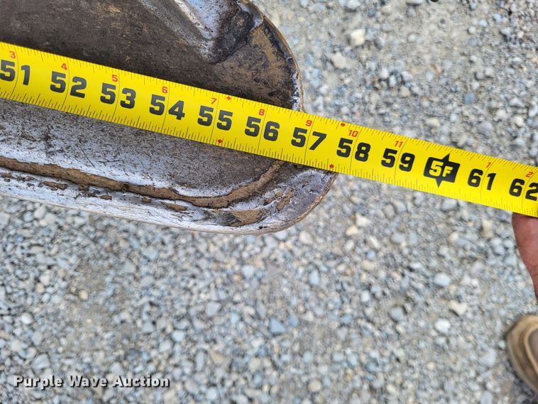 image for item LR9087 2016 John Deere 6115M  MFWD tractor