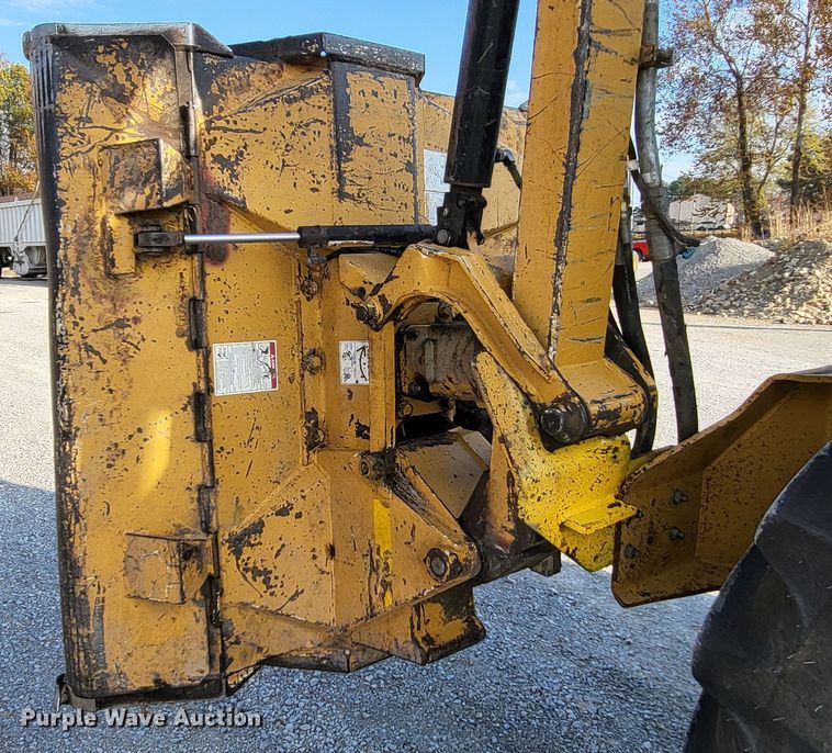 image for item LR9088 2014 John Deere 6105M  tractor