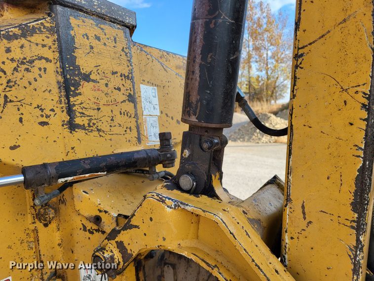 image for item LR9088 2014 John Deere 6105M  tractor