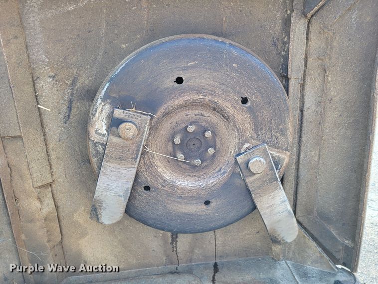 image for item LR9088 2014 John Deere 6105M  tractor