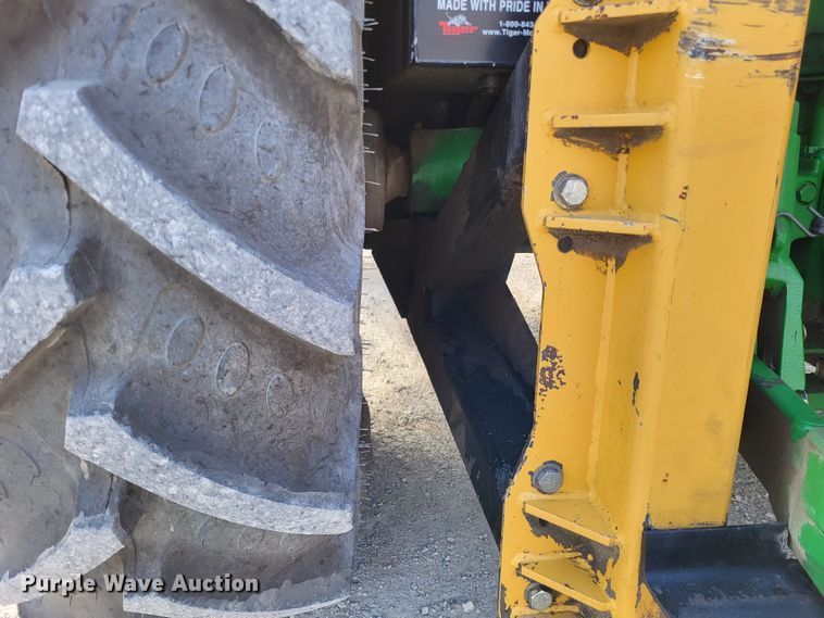 image for item LR9088 2014 John Deere 6105M  tractor