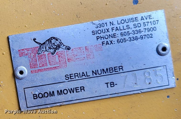 image for item LR9088 2014 John Deere 6105M  tractor