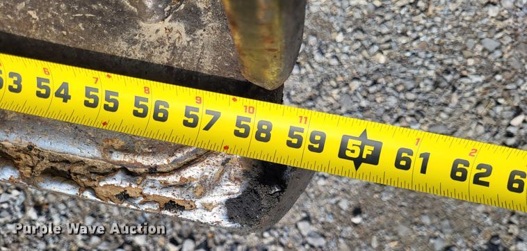 image for item LR9088 2014 John Deere 6105M  tractor