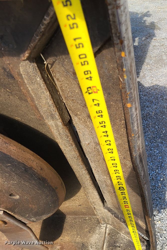 image for item LR9088 2014 John Deere 6105M  tractor