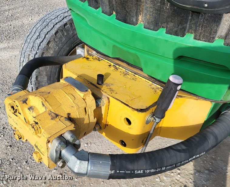 image for item LR9088 2014 John Deere 6105M  tractor