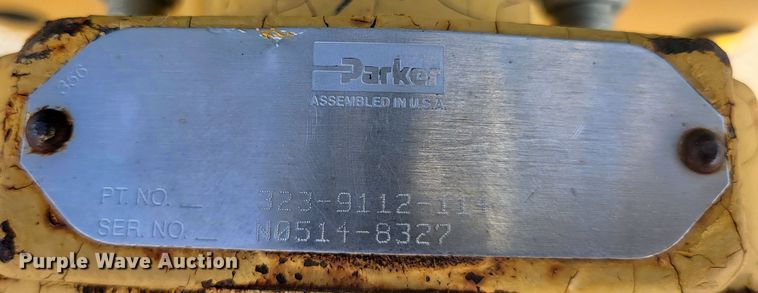 image for item LR9088 2014 John Deere 6105M  tractor