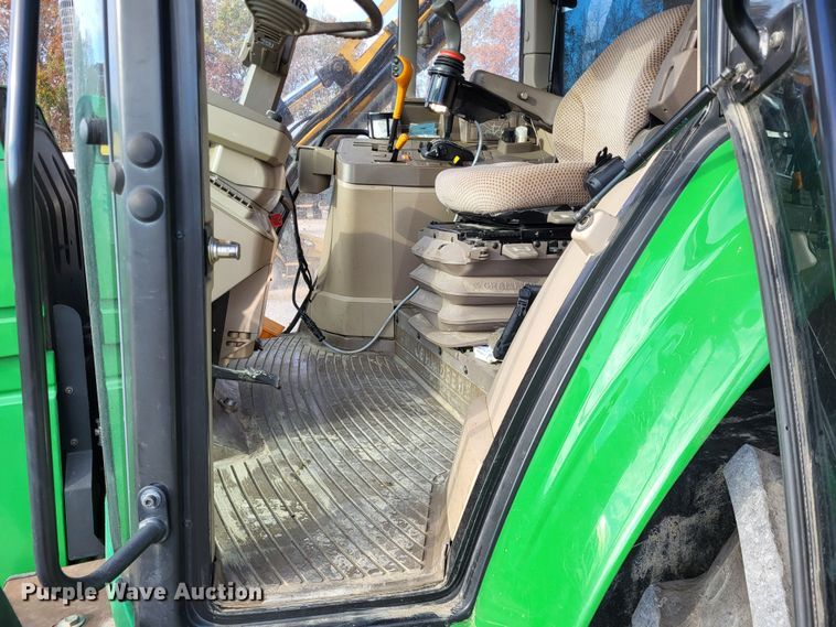 image for item LR9088 2014 John Deere 6105M  tractor