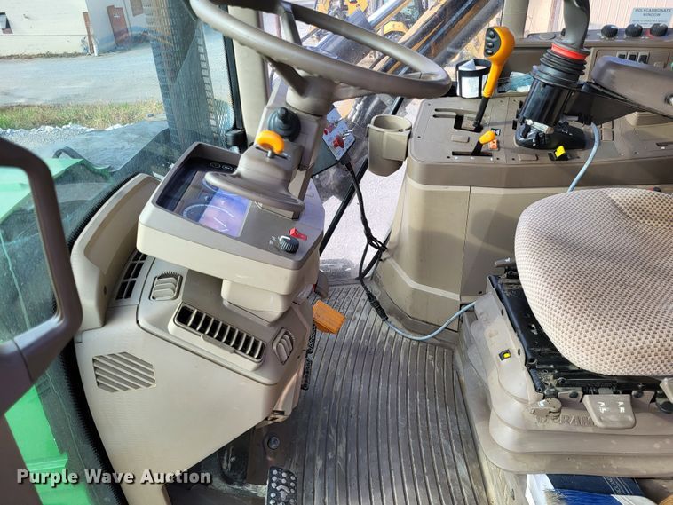 image for item LR9088 2014 John Deere 6105M  tractor