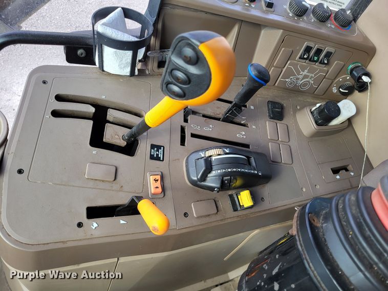 image for item LR9088 2014 John Deere 6105M  tractor