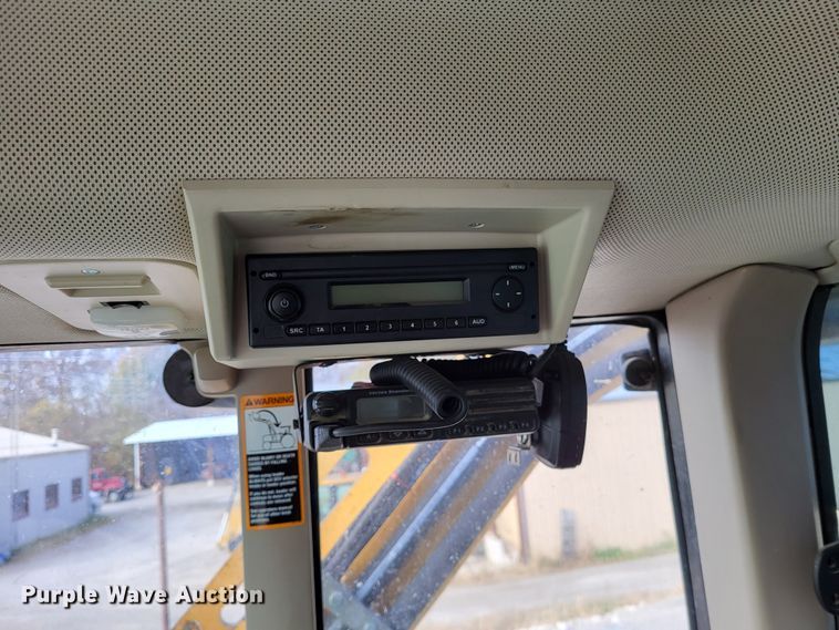 image for item LR9088 2014 John Deere 6105M  tractor