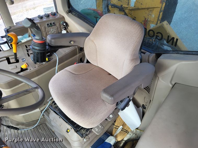 image for item LR9088 2014 John Deere 6105M  tractor