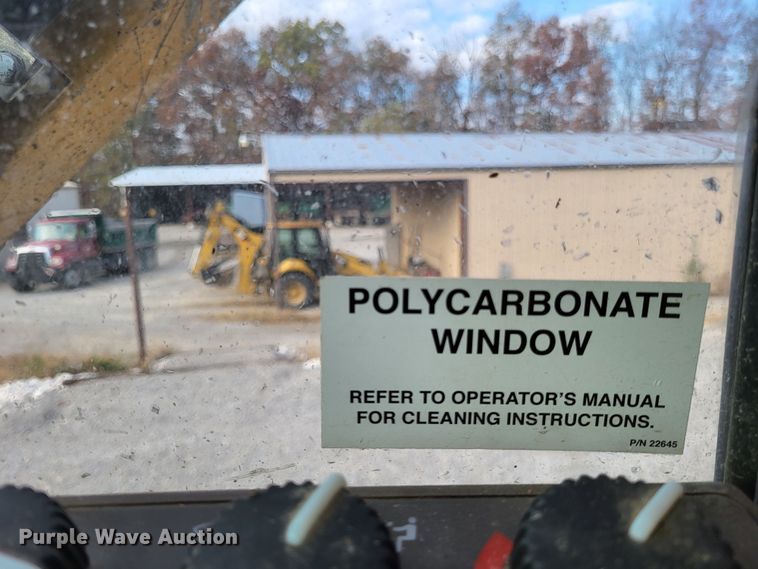 image for item LR9088 2014 John Deere 6105M  tractor