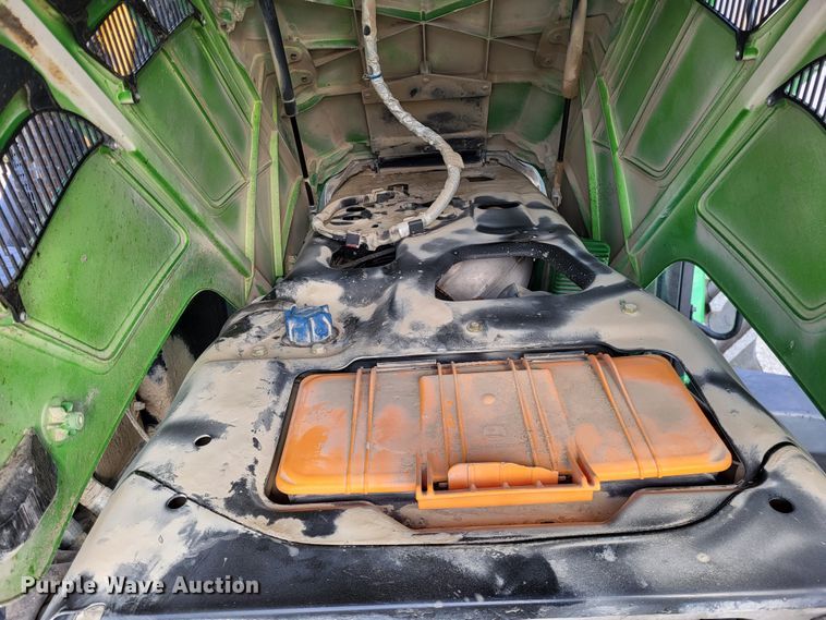 image for item LR9088 2014 John Deere 6105M  tractor