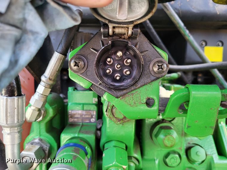 image for item LR9088 2014 John Deere 6105M  tractor