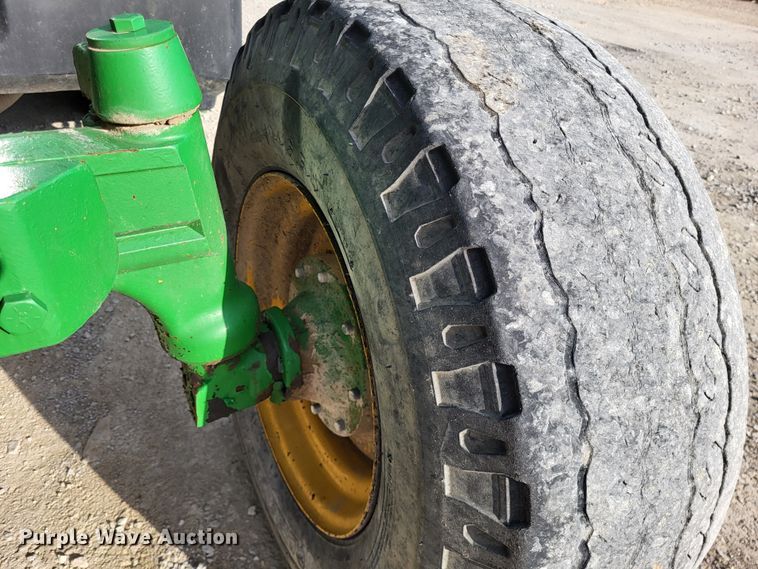 image for item LR9088 2014 John Deere 6105M  tractor