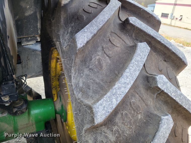 image for item LR9088 2014 John Deere 6105M  tractor