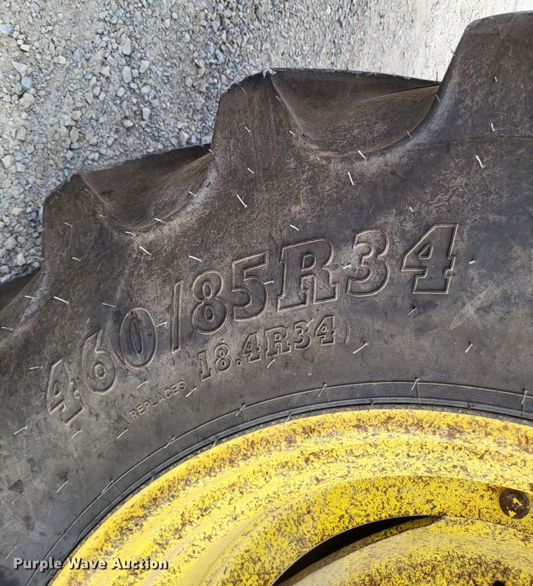 image for item LR9088 2014 John Deere 6105M  tractor