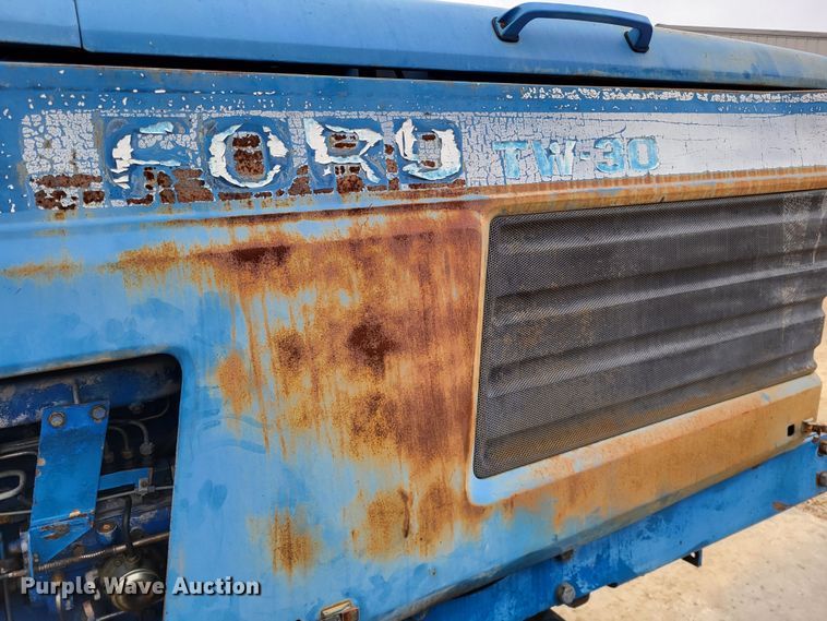 image for item LR9091 1979 Ford TW-30  tractor