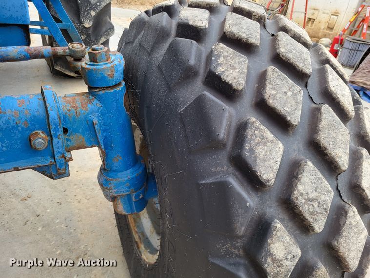 image for item LR9091 1979 Ford TW-30  tractor