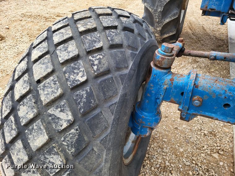 image for item LR9091 1979 Ford TW-30  tractor