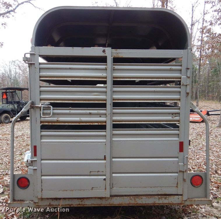 image for item LT9020 2002 WW  livestock trailer