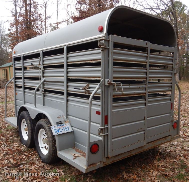 image for item LT9020 2002 WW  livestock trailer