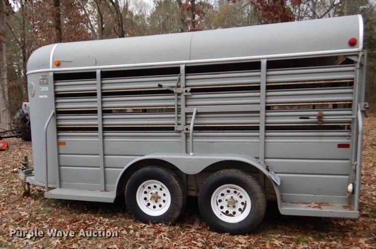 image for item LT9020 2002 WW  livestock trailer