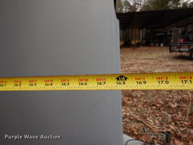 image for item LT9020 2002 WW  livestock trailer