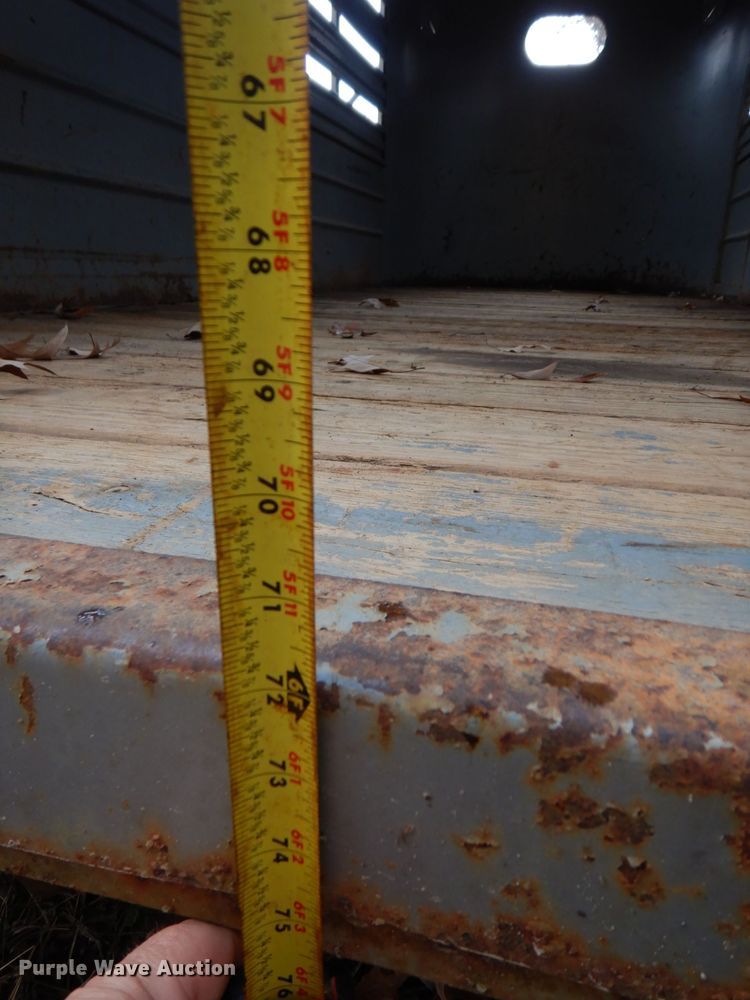 image for item LT9020 2002 WW  livestock trailer