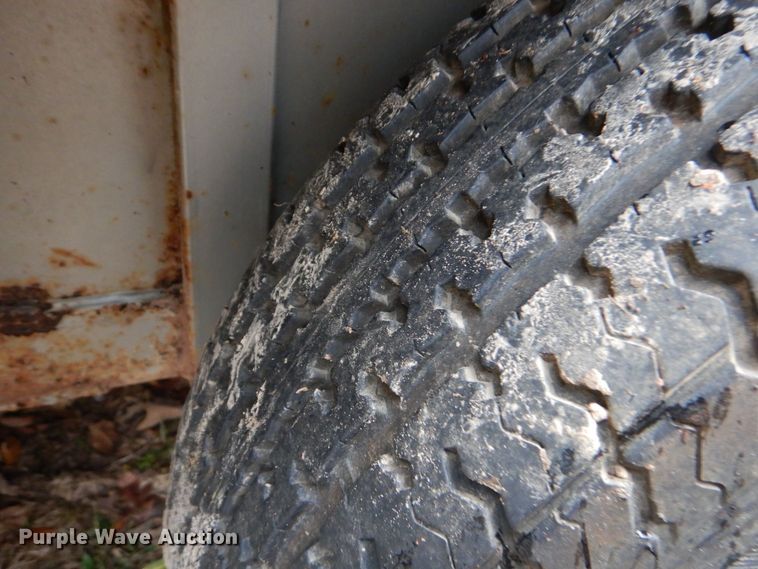 image for item LT9020 2002 WW  livestock trailer