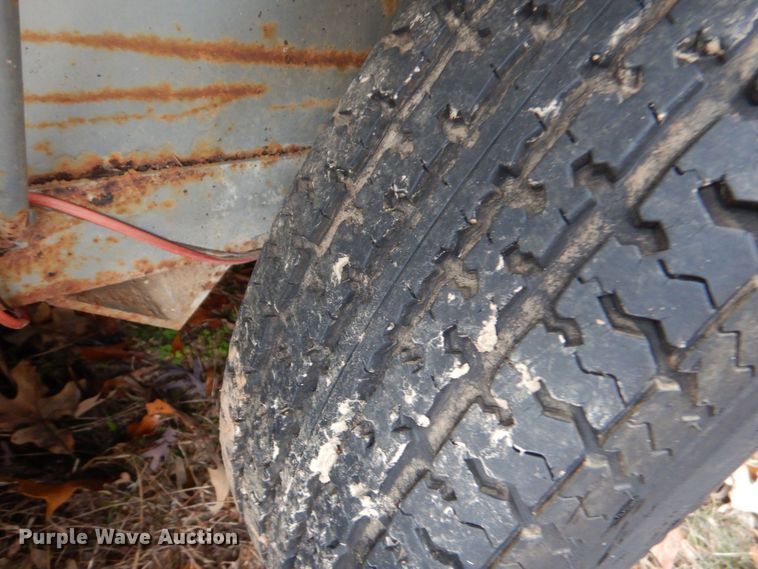 image for item LT9020 2002 WW  livestock trailer